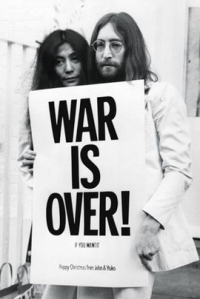 john-lennon-yoko-ono-poster-war-is-over-kaufen-john-lennon-2011818102440